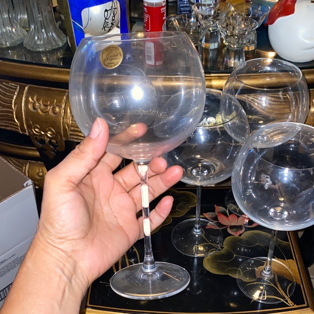 Elegant Crystal D’Arques Clear Wine Glass Set of 5 - Picture 4 of 8